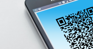 QR menu w restauracji – jak działa i czy warto je wdrożyć?